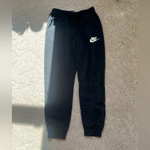 Nike Black Joggers - Picture 2 of 5